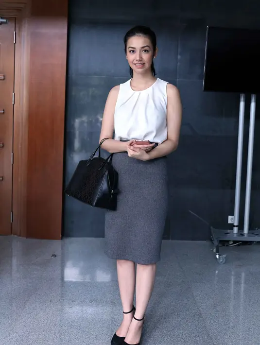 "Sedih banget, karena aku itu kalau di rumah sama papa suka cerita bareng. Dan selalu komunikasi kalau aku lagi di luar kota," tandasnya. (Nurwahyunan/Bintang.com)