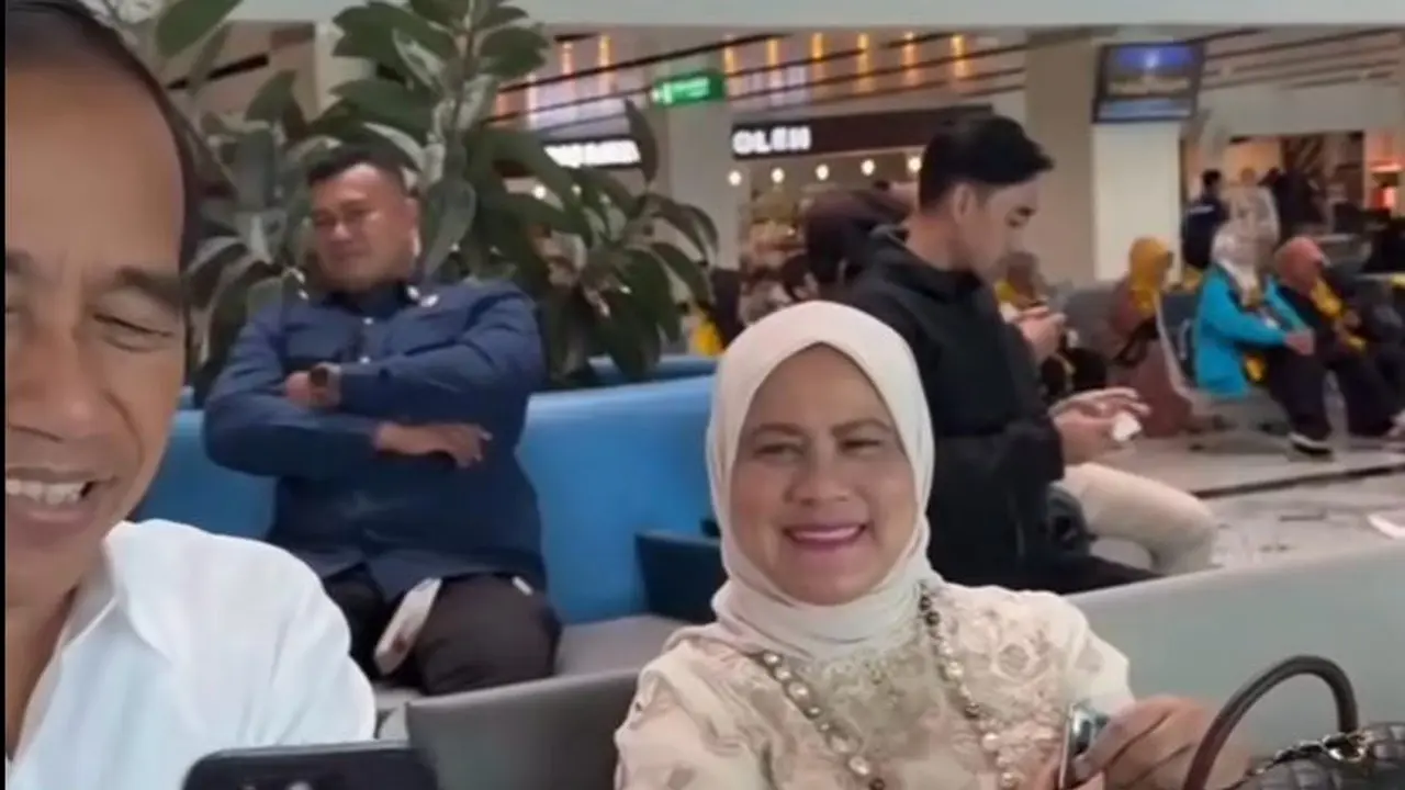 Gaya Iriana Jokowi Naik Pesawat Komersial Bareng Jokowi, Jinjing Tas Hermes-Chanel Ratusan Juta