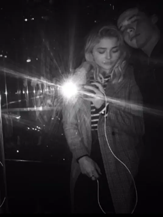 Brooklyn Beckham pun sudah mulai memposting foto kemesraannya dengan Chloe di akun jejaring instagram miliknya. (viainstagram@brooklynbeckham/Bintang.com)
