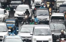 Panduan Aman Mencegah Kecelakaan saat Berkendara di Musim Hujan