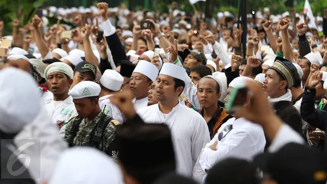 20161014-Ribuan Massa Demo Ahok di Depan Balai Kota-Jakarta
