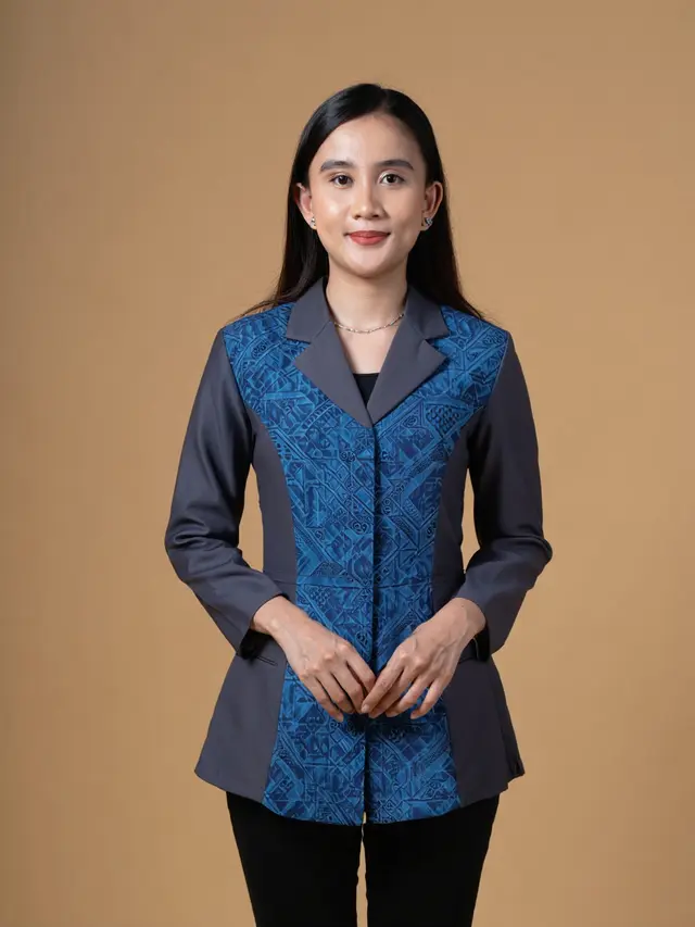 Kemeja Batik Wanita Kombinasi Kain Polos dan Kerah Blazer Kekinian