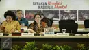 Menko PMK Puan Maharani (kedua kanan) saat memimpin rapat tingkat Menteri di Kementerian Kemenko PMK) Jakarta, Kamis (30/3). Rapat tersebut membahas pengendalian Defisit DJS Kesehatan. (Liputan6.com/Faizal Fanani)