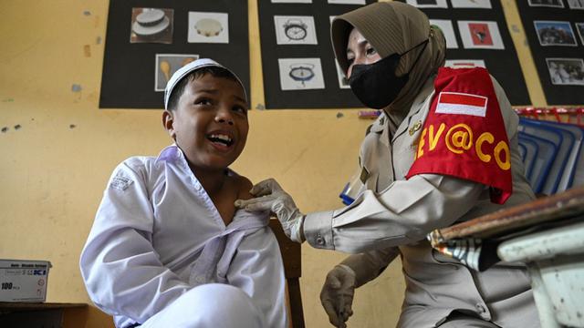 FOTO: Vaksinasi COVID-19 Siswa Sekolah Dasar di Aceh Besar