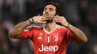 Gianluigi Buffon mengumumkan untuk menyudahi 17 tahun kariernya bersama Juventus pada Kamis (17/5/2018). (AFP/Marco Bertorello)