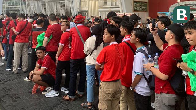 Suporter Timnas Indonesia di SUGBK