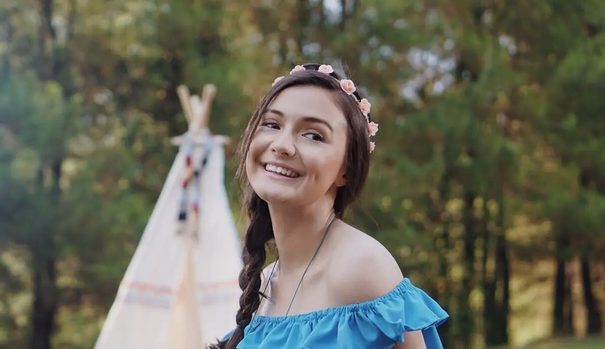 Madu dan vitamin menjadi cara pamungkas Amanda Rawles dalam menjaga kondisi tubuhnya tetap penuh vitalitas selama Ramadan. (instagram/amandarawles)