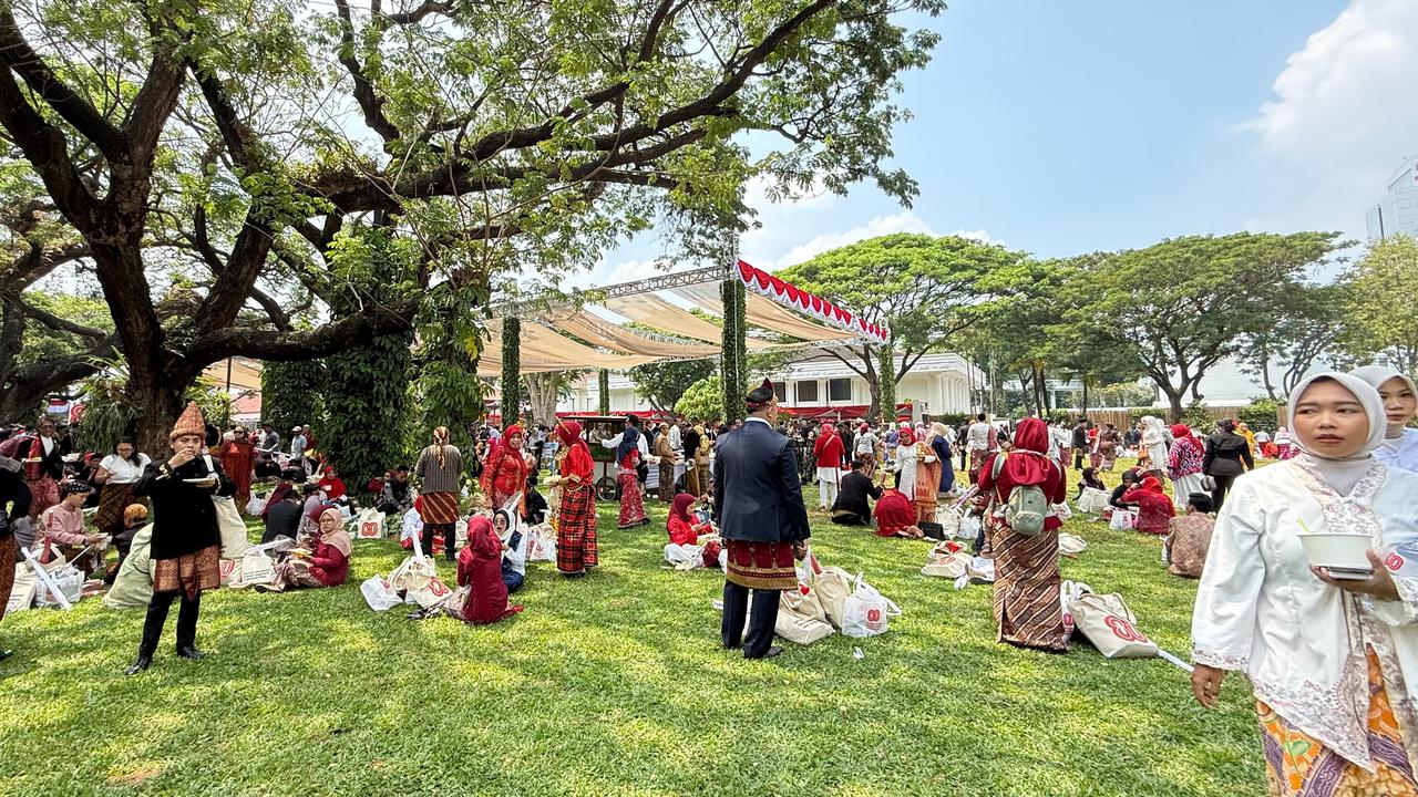 Ada Pesta Rakyat, Istana Kepresidenan Biasanya Steril Tiba-tiba Berubah Jadi Tempat Wisata Kuliner