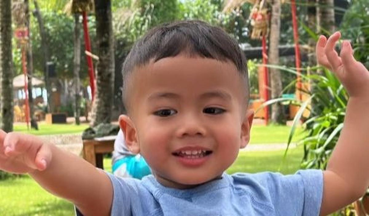 Banyak dari para netizen yang ikut mengucapkan selamat ultah buat Qwenzy.<br>