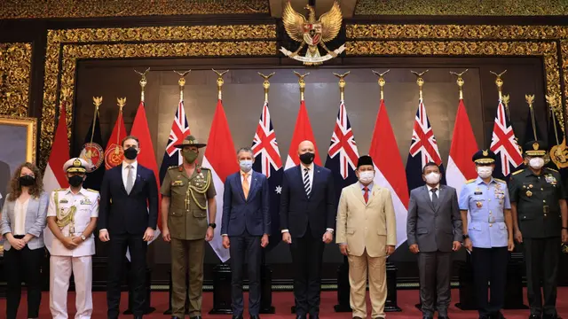 Menlu Retno Marsudi, Menhan Prabowo Subianto, bersama pejabat dari Australia, Kamis (9/9/2021).
