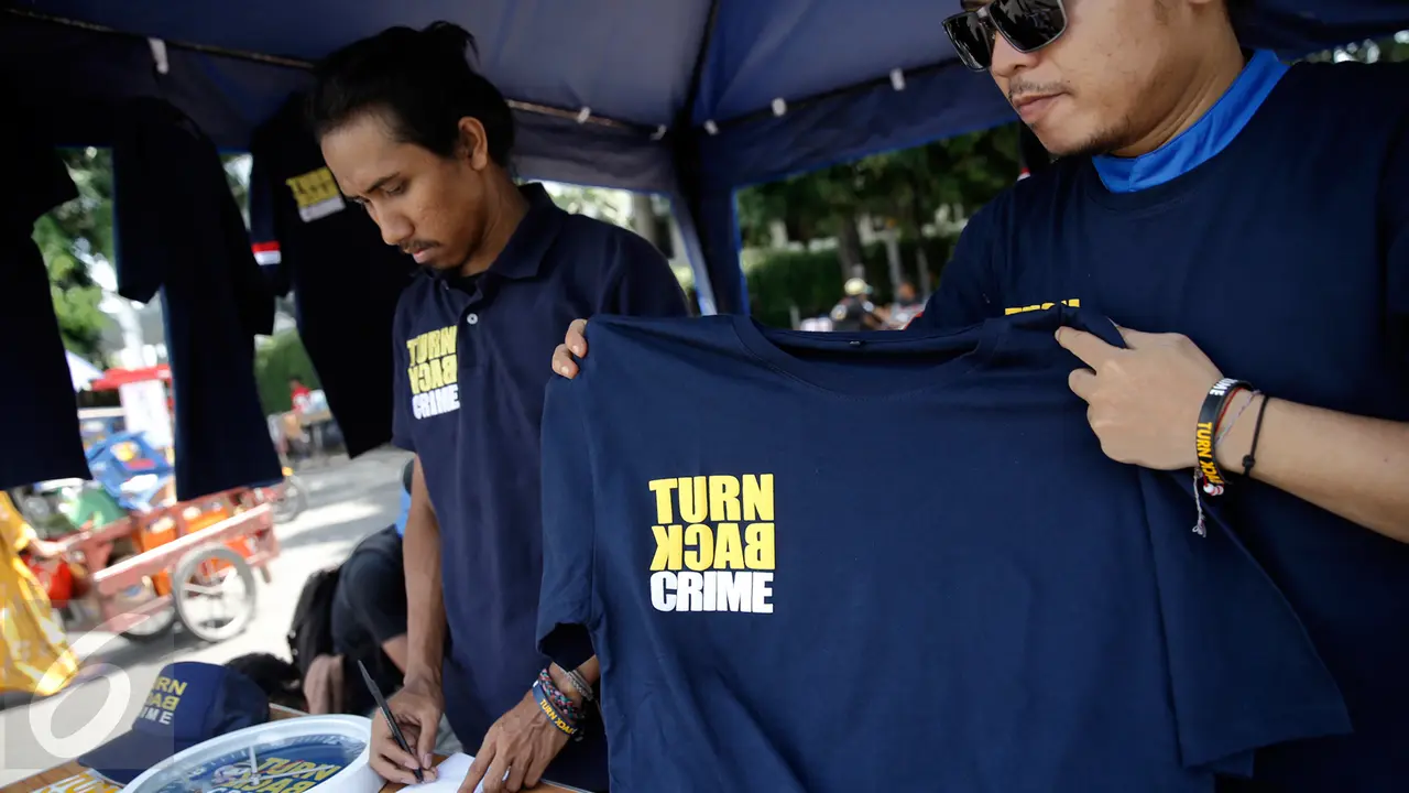 20160313-Baju Turn Back Crime Mulai Diburu Pecinta Fashion
