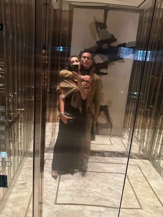 Ussy Sulistyawaty dan Andhika Pratama. [Foto: Instagram/ussypratama]