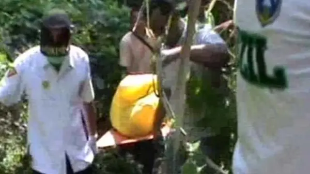 Suami Nekat Bakar Diri, Istri Histeris