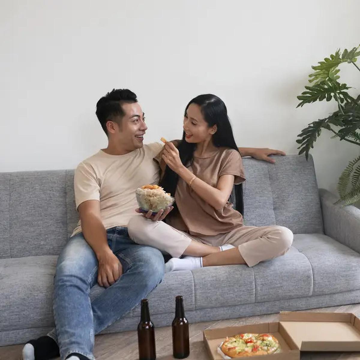 7 Tanda Orang yang Kamu Sukai Diam-Diam Juga Menyukaimu