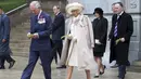 Pangeran Charles dan istri kedua Camilla mengunjungi pahlawan di National War Memorial in Wellington, Selandia Baru, (4/11/2015).  Pangeran Charles dan istri kedua Camilla memulai kunjungannya di Australia dan Selandia baru. (REUTERS/Mark Mitchell)