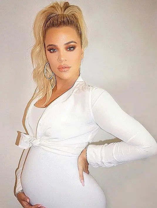 Pada Januari lalu, Khloe mengatakan pada Jimmy Kimmel bahwa Kris akan hadir di ruang persalinan. (instagram/khloekardashian)