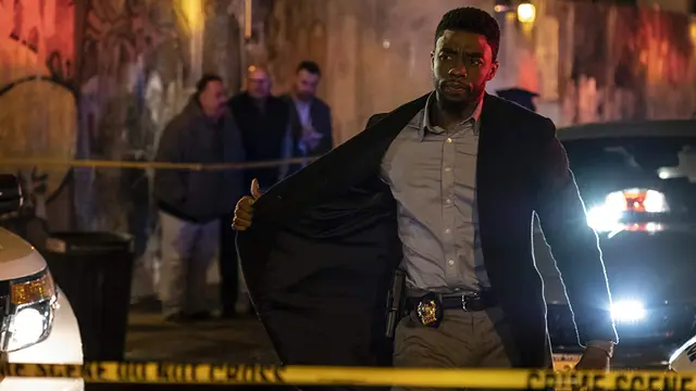 Film 21 Bridges. (Foto: Dok. IMDb/ STX Films)