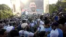 Suporter Argentina berpesta merayakan keberhasilan Tim Tango melaju ke final Piala Dunia 2022 di pusat kota Buenos Aires. (AP Photo/Rodrigo Abd)