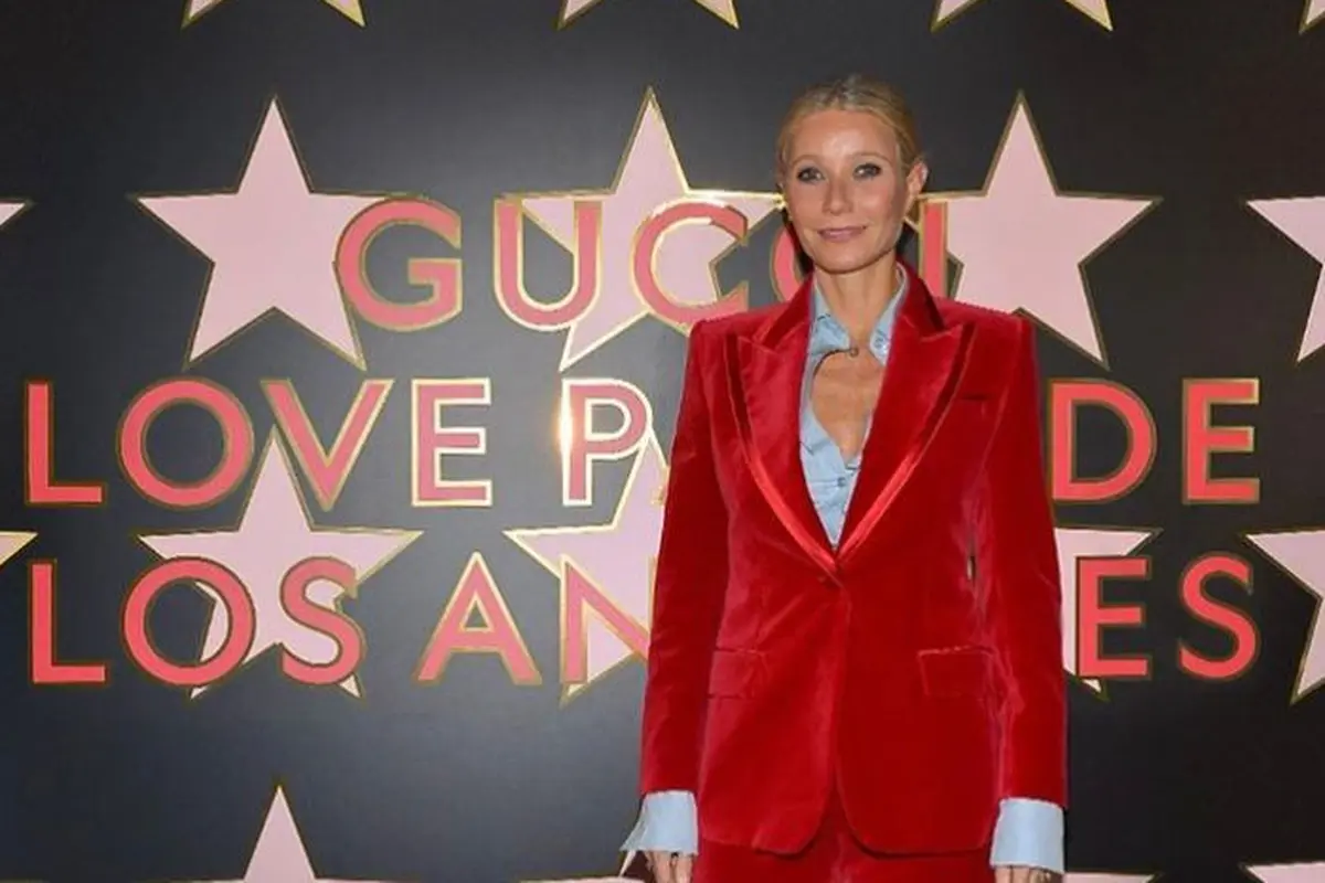 Gwyneth Paltrow Hidupkan Lagi Gaya Ikonisnya 25 Tahun Lalu di Show Gucci