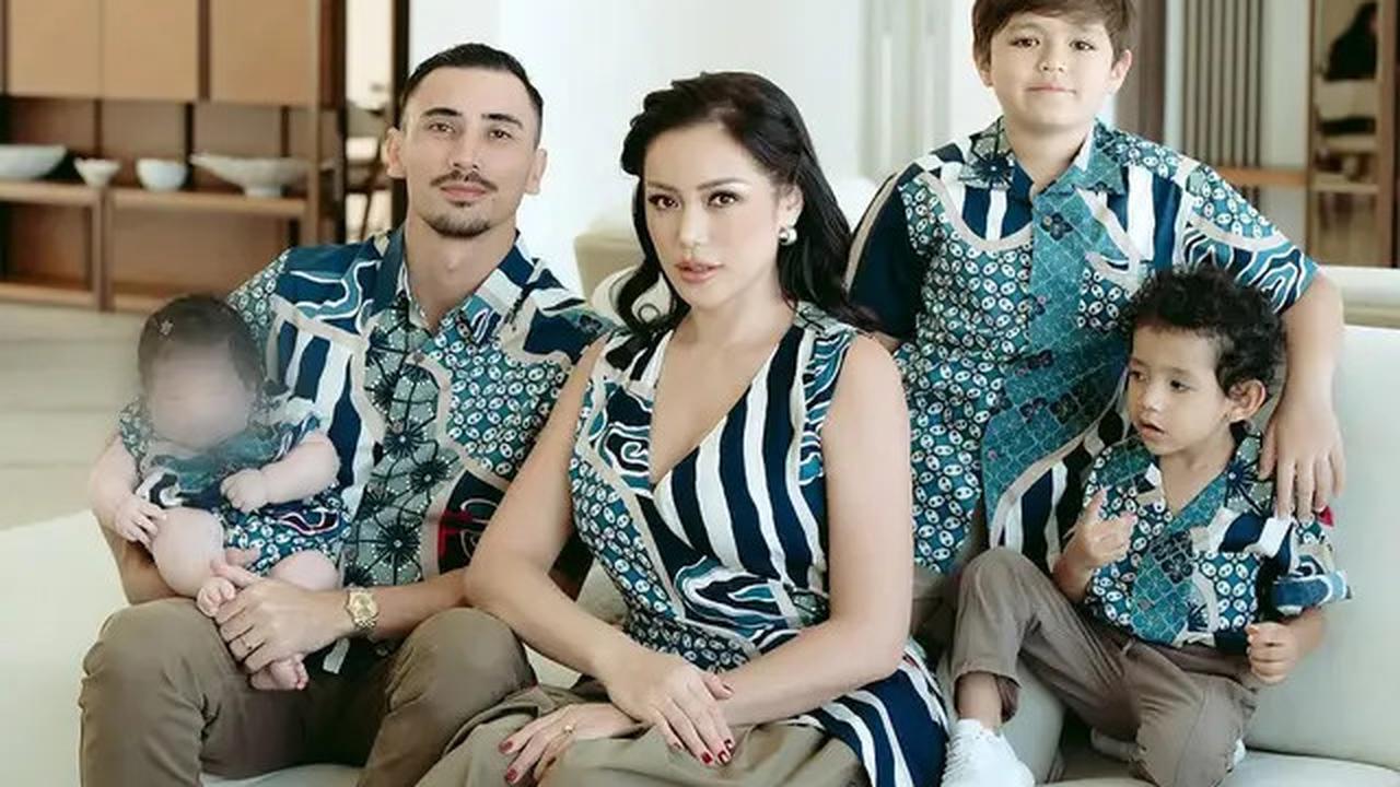 6 Potret Foto Keluarga Jessica Iskandar dan Vincent Verhaag, Pemotretan Kedua Baby Hagia