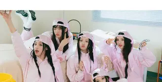 Pasca persidangan dengan Hype perihal nama grup, NewJeans umumkan akan hiatus. Keputusan ini tentu membuat para fans bersedih. Sebelum resmi hiatus, kita intip yuk gaya ikonik para member NewJeans yang imut [@newjeans_official]