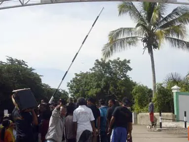 Citizen6, NTT: Para anggota De Colores ketika memasuki wilayah pintu perbatasan RI - Timor Leste. (Pengirim: Fransiskus Pongky Seran)