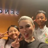 Agnez Mo bertemu Devina dan Kesya, Siswa SMPN 1 Ciawi yang jago dansa (Foto: Instagram agnezmo)