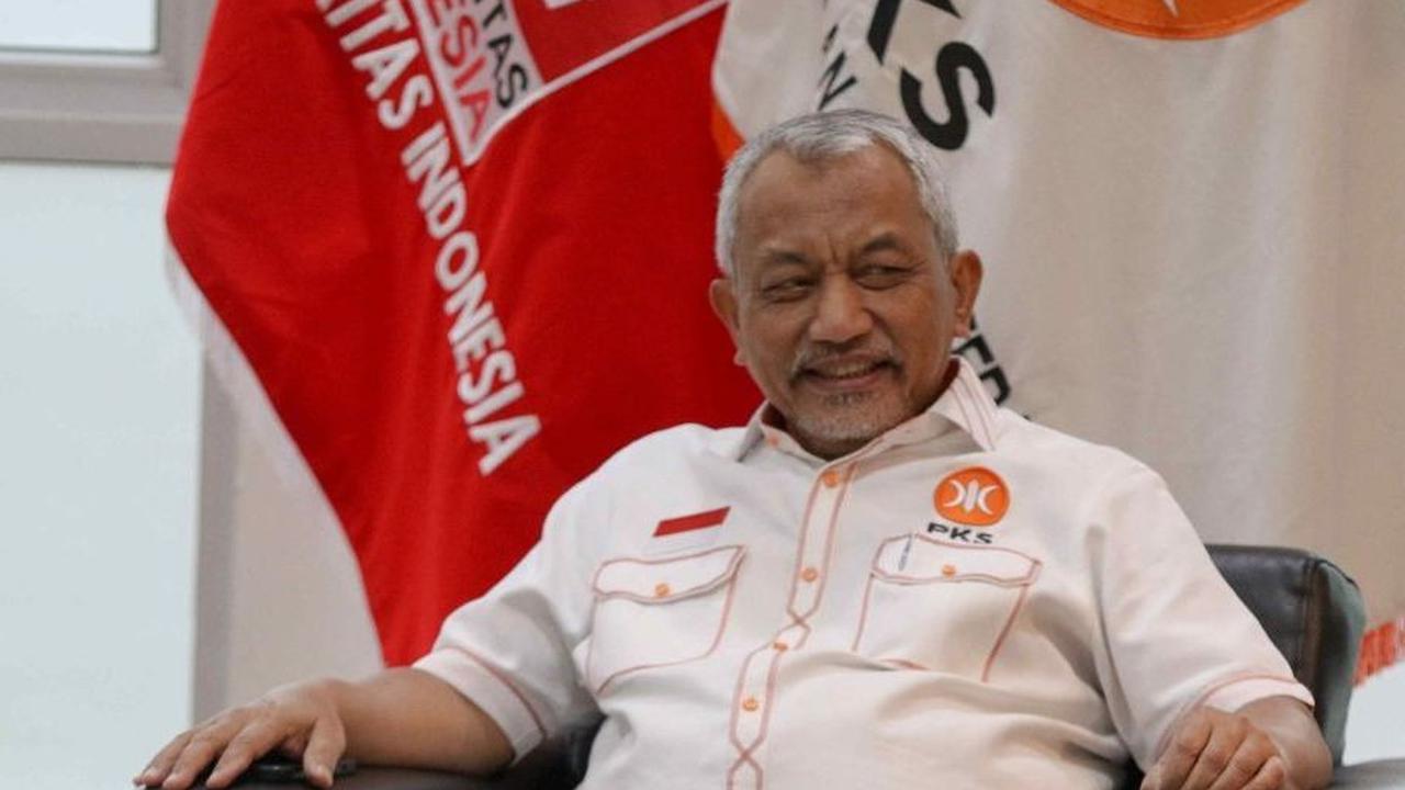 "Alhamdulillah beberapa hal sudah ada titik temu seperti halnya di Banten kita dalam satu koalisi di provinsi dan juga di kabupaten Lebak. Insya Allah juga kita PKS sebagai calon bupatinya dan wakilnya dari PSI," kata Presiden PKS Ahmad Syaikhu di Kantor 