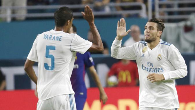 Gelandang Real Madrid, Mateo Kovacic, melakukan selebrasi. (AP/Lynne Sladky)