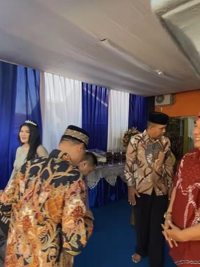 6 Potret Lamaran Rosa Meldianti Keponakan Dewi Perssik, Calon Suami Berprofesi Pilot