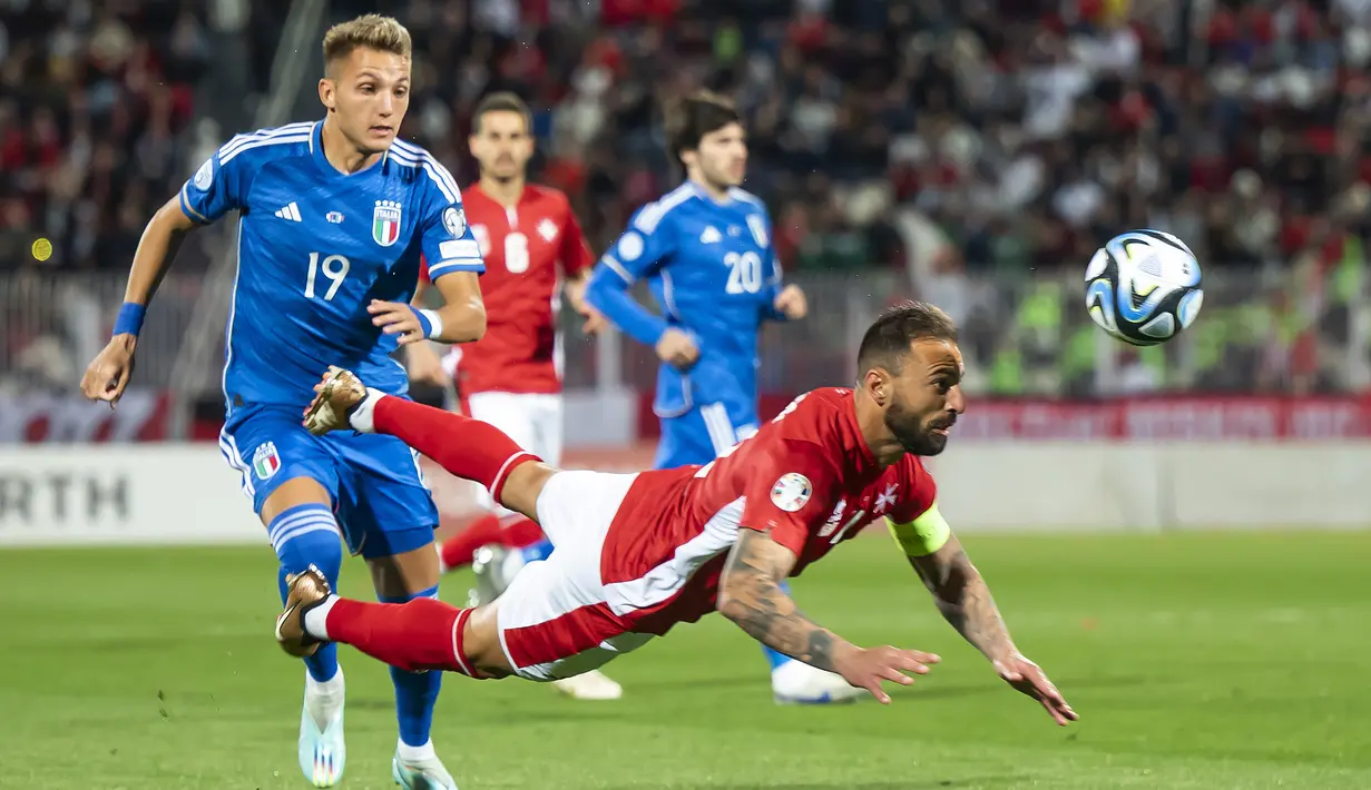 <p>Kemenangan ini mengangkat Italia ke peringkat dua klasemen Grup C Kualifikasi Europ 2024 dengan tiga poin. (AP Photo/Rene Rossignaud)</p>