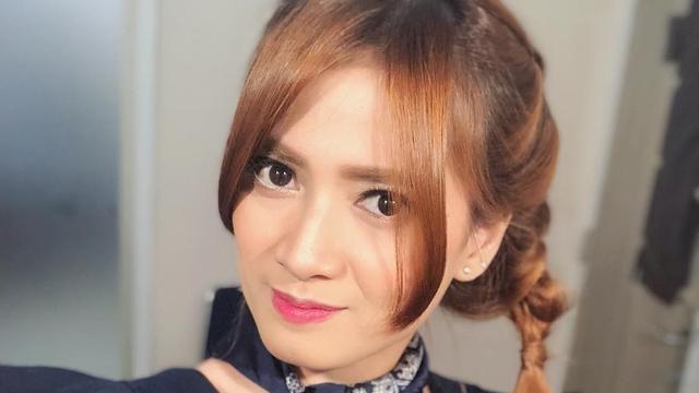 [Bintang] Imut Seperti Cewek Korea, Intip Dandanan Andalan Chika Jessica yang Super Quirky