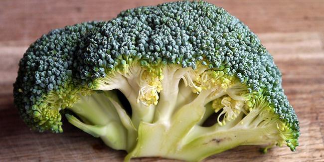 Batang brokoli bisa dimakan/copyright Pixabay.com/ImageParty