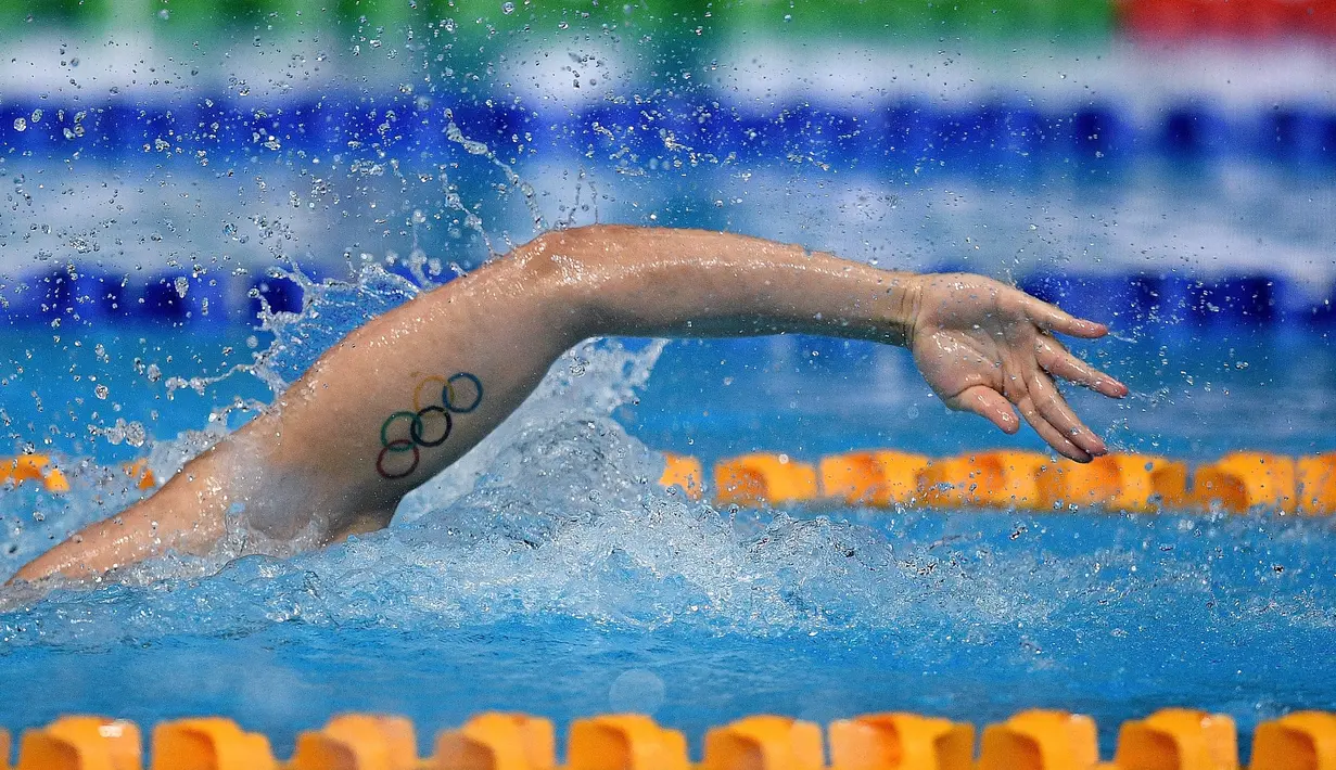 Joseph Schooling - Atlet renang andalan Singapura ini juga membuat tato di bagian tangannya. Prestasi paling membanggakan yang Joseph raih terjadi pada 2016 ketika ia berhasil menyumbang medali emas olimpiade pertama untuk negaranya. (Foto/Afp/Manan Vatsyayana)