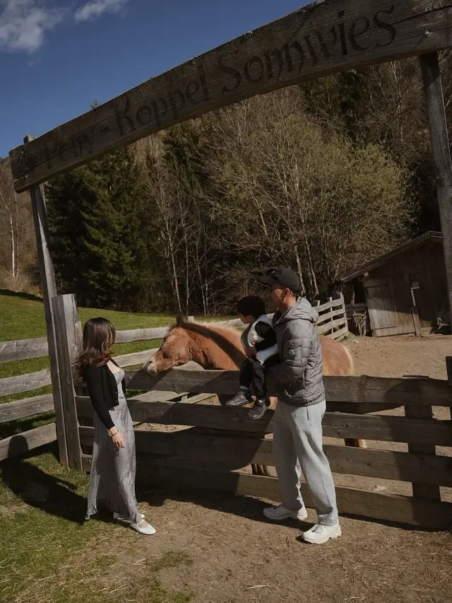 Momen Nikita Willy dan keluarga hangatnya di Italia (Instagram/@nikitawillyofficial94)