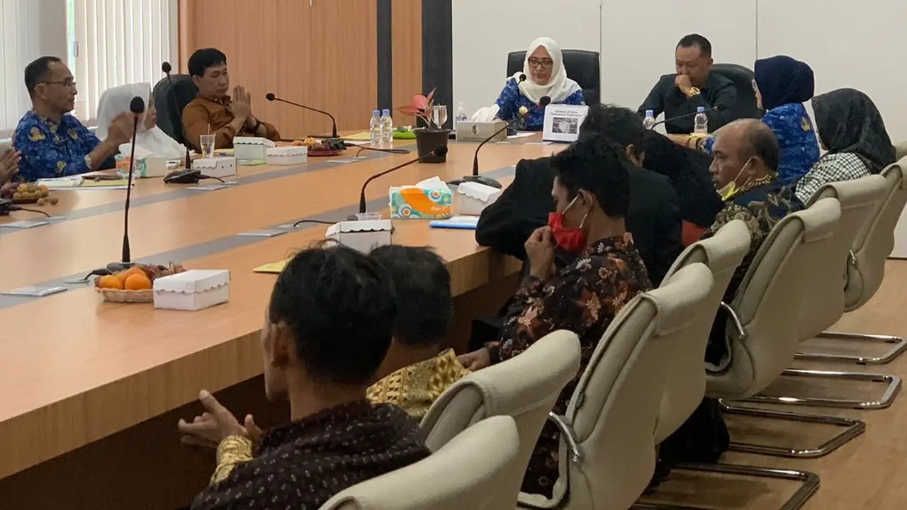 Bupati Anna Mu'awanah Kumpulkan Warga Pembebasan Lahan untuk Bendungan Karangnongko Bojonegoro. (Istimewa)