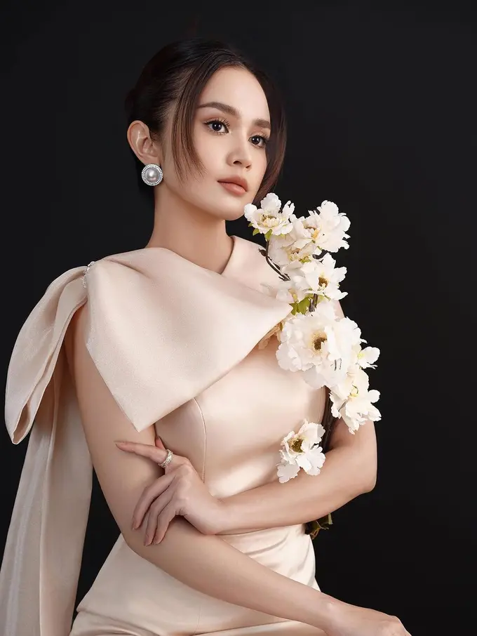 Intip deretan dress mewah yang dikenakan Michelle Ziudith.