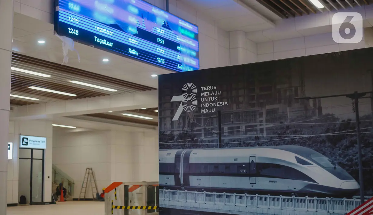 Stasiun ini memiliki tiga lantai. Lantai pertama diperuntukkan area masuk penumpang. (Liputan6.com/Faizal Fanani)