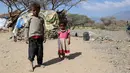 Kondisi anak-anak  Yaman di kamp pengungsian Taez, Yaman (11/1). Menurut WHO pada 2015 tercatat 2,1 juta orang terlantar akibat konflik pemberontak yang didukung Iran dan pasukan pemerintah yang didukung koalisi Arab Saudi. (AFP Photo/Ahmad Al-Basha)