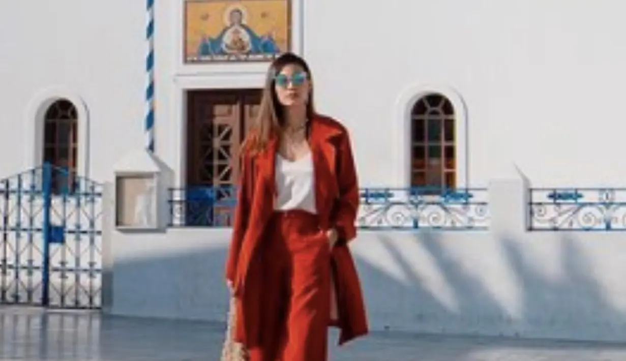 <p>Red Blazer akan membuatmu tampil stunning dan bergelora.&nbsp;(instagram/patriciagouw)</p>