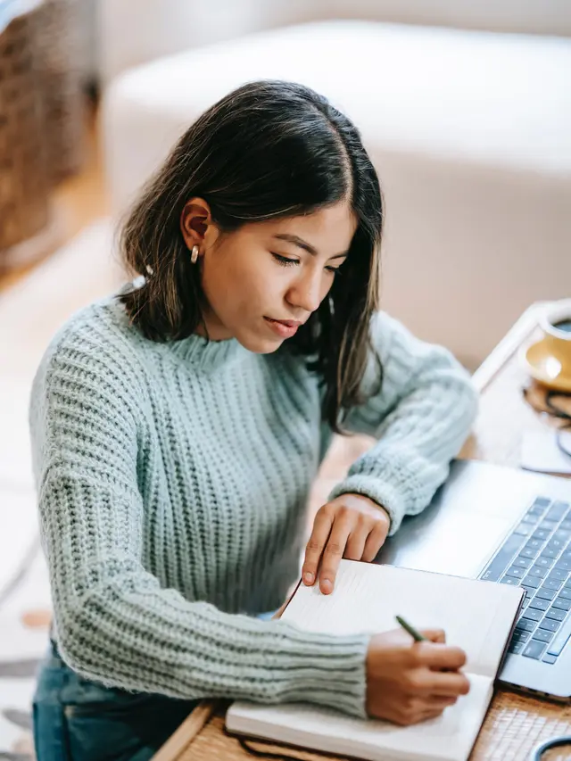 Membuat budget plan yang rinci