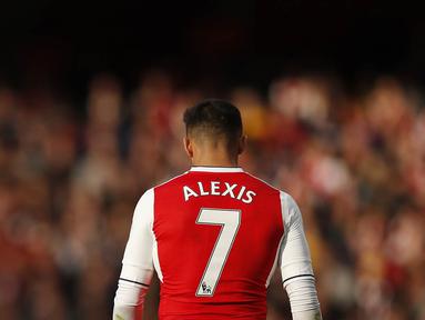 Striker Arsenal, Alexis Sanchez, saat tampil melawan Middlesbrough pada laga Premier League di Stadion Emirates, London, Sabtu (22/10/2016). (Reuters/John Sibley)