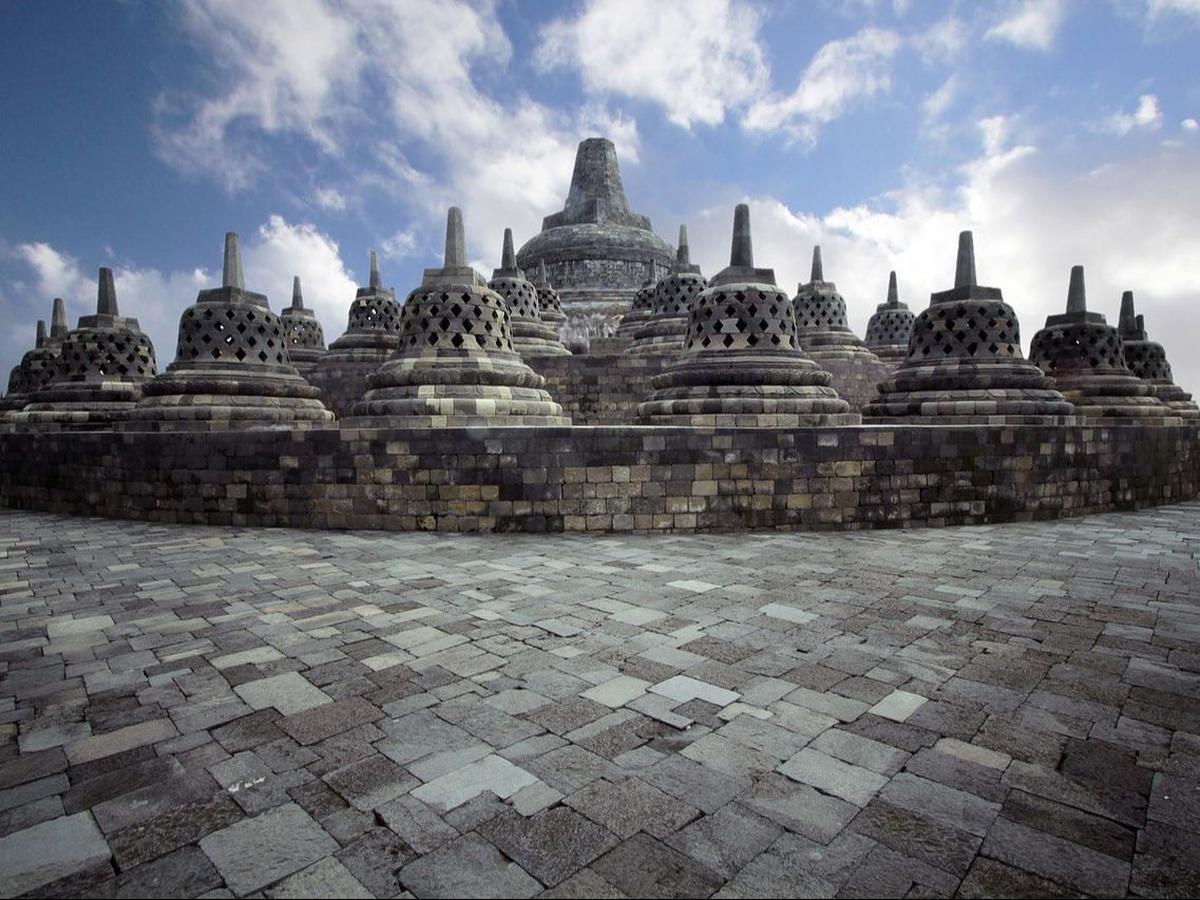 Sebutkan Ciri Khas Rakyat Indonesia