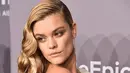 Model Nina Agdal berpose saat menghadiri Gala amfAR New York 2018  di Cipriani Wall Street, AS (7/2). (Theo Wargo/Getty Images/AFP)