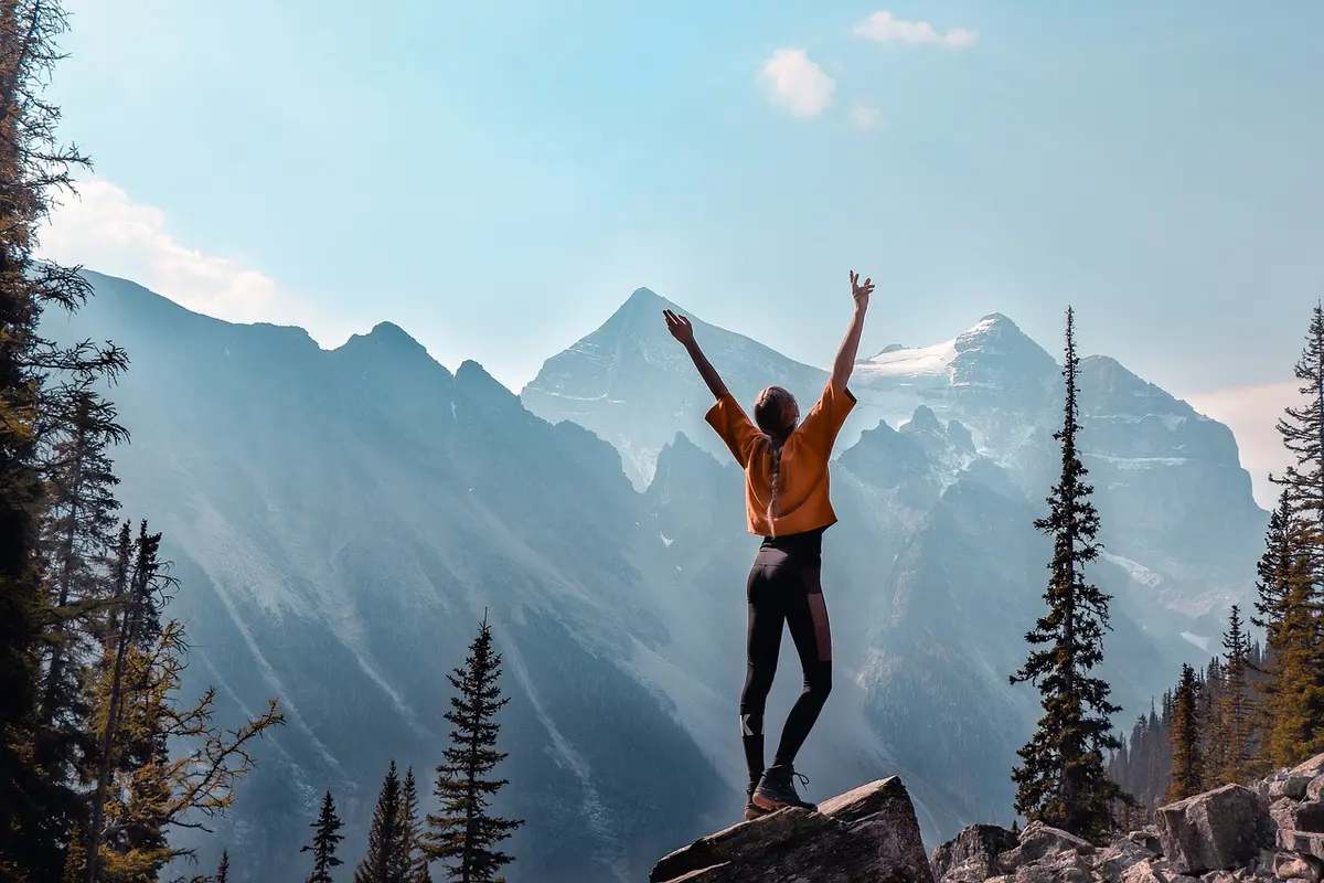 Kegiatan Akhir Pekan yang Paling Cocok Berdasarkan Zodiak (Hiking/pixabay)