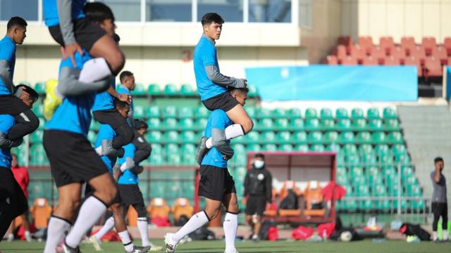 Timnas Indonesia U-23 berlatih di Tajikistan.