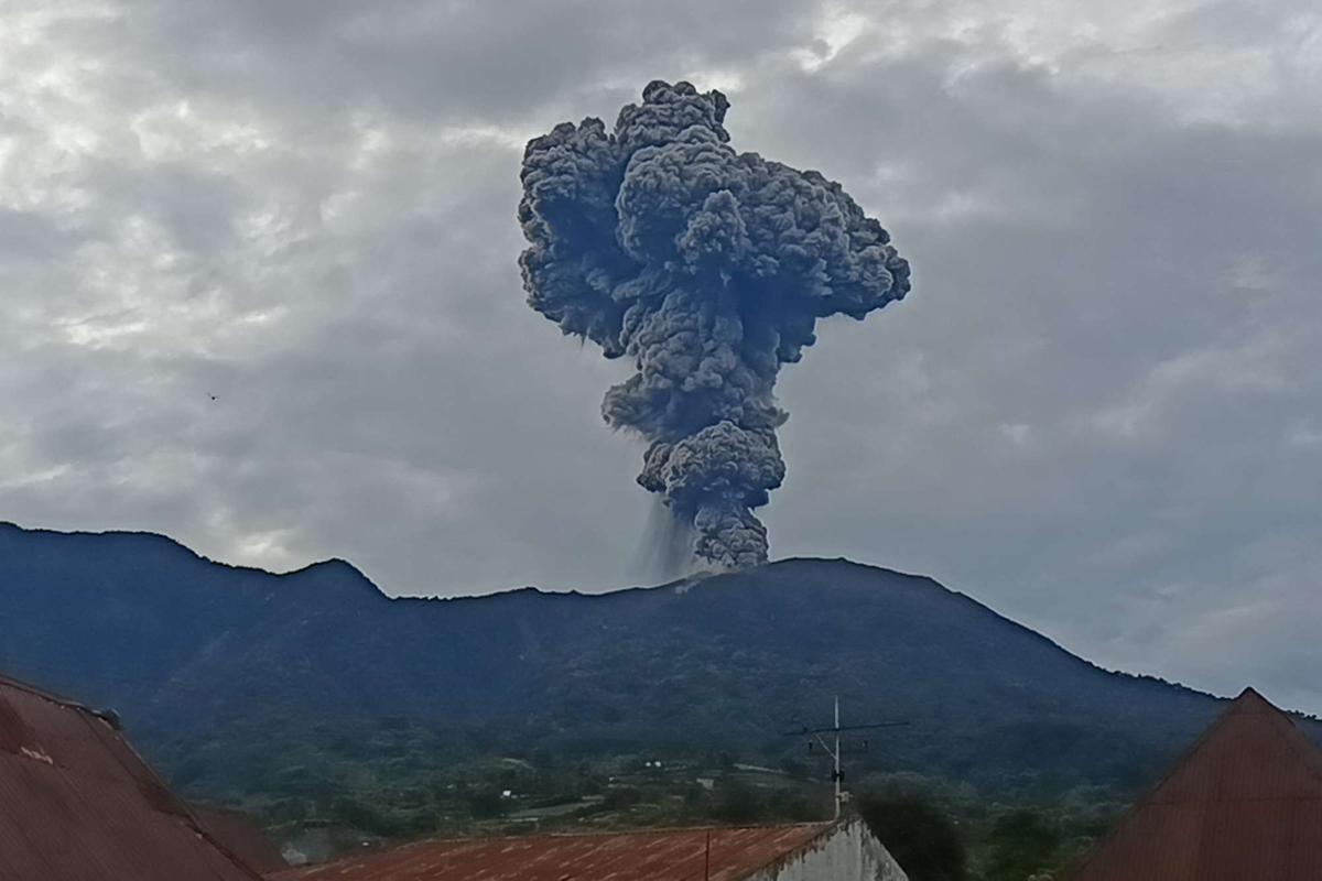 Erupsi Gunung Marapi di Bukittinggi