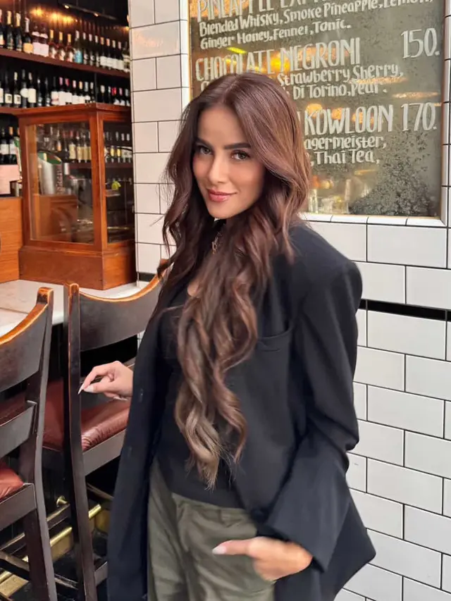 Olla Ramlan Perdana Setelah Melepas Hijab. [@aulia_neosevuturi]