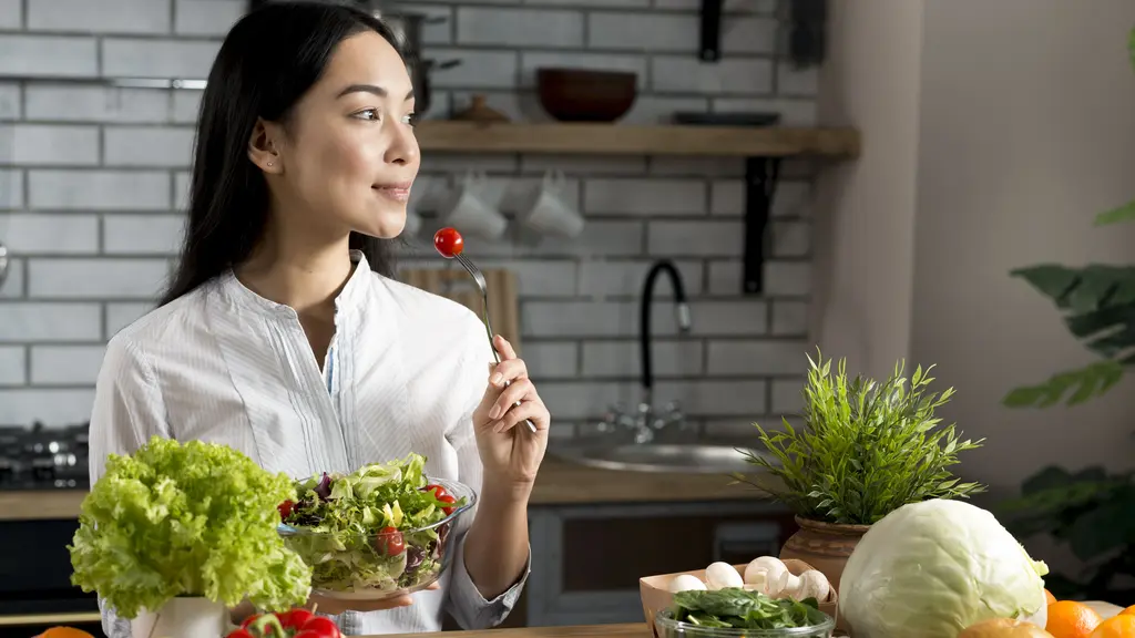 Secara sederhana, clean eating berarti mengonsumsi makanan utuh (whole foods) yang minim proses. [Dok/freepik.com]