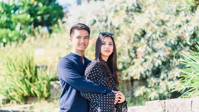 Jarang Tersorot, Ini 6 Potret Manis Artis FTV Alisia Rininta dan Suami